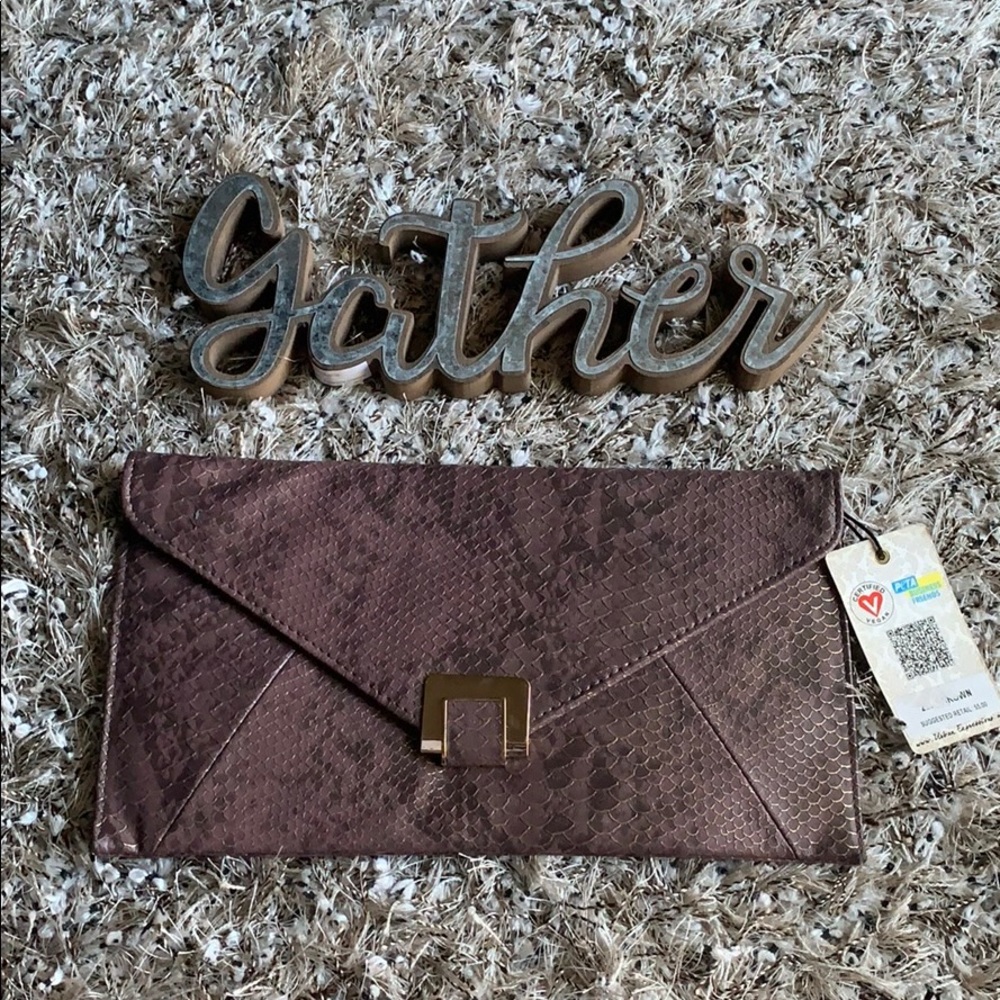 New Urban expressions vegan envelope clutch - Picture 2 of 8